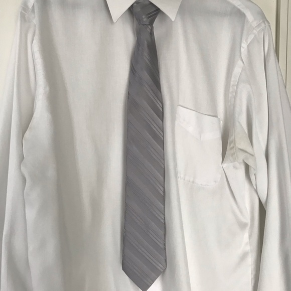 Like New! 100% Silk Perry Ellis Tie - Gray - Picture 1 of 5